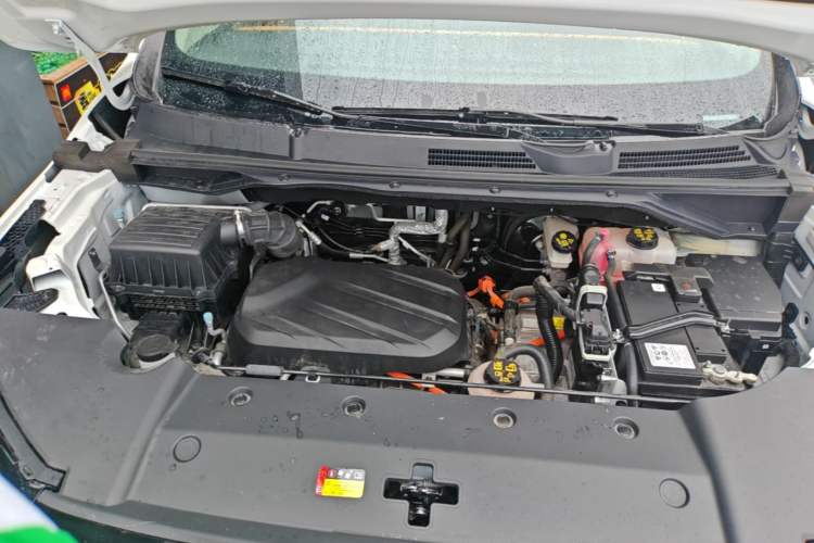 Used SAIC MAXUS G50 PHEV 2025 Leading Edition Engine Bay