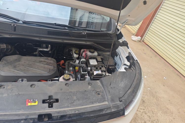 Used SAIC MAXUS G50 PHEV 2025 Leading Edition Engine Bay Left