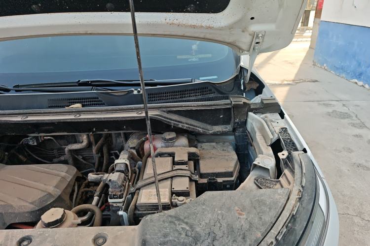 Used SAIC MAXUS G50 PHEV 2025 Flagship Edition Engine Bay Left