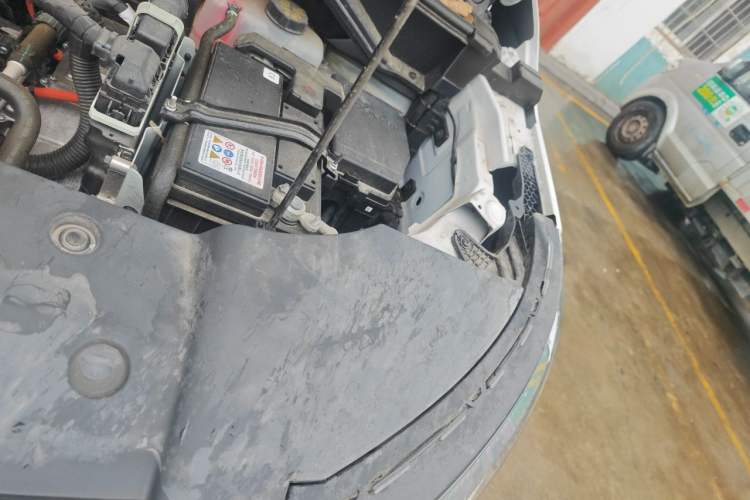 Used SAIC MAXUS G50 PHEV 2025 Leading Edition Engine Bay Left