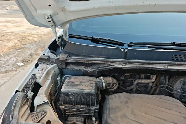 Used SAIC MAXUS G50 PHEV 2025 Flagship Edition Engine Bay Right