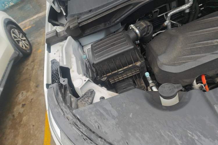 Used SAIC MAXUS G50 PHEV 2025 Leading Edition Engine Bay Right