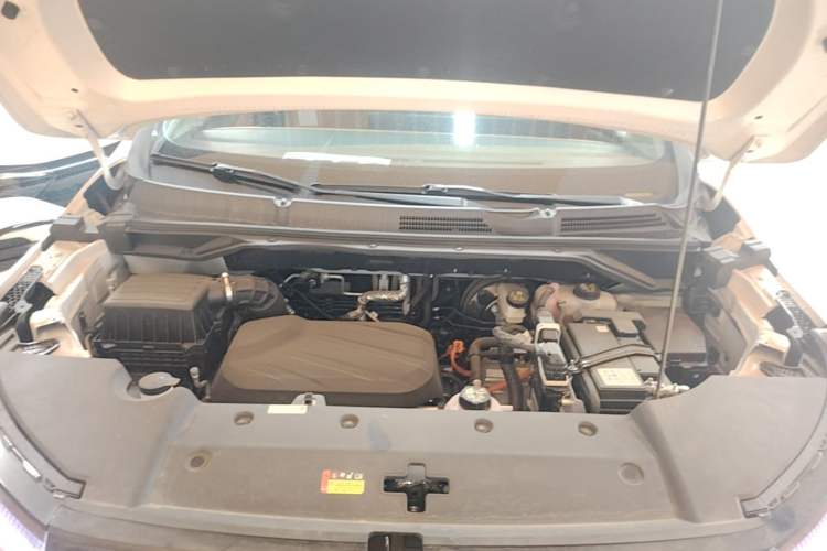 Used SAIC MAXUS G50 PHEV 2025 Leading Edition Engine Bay