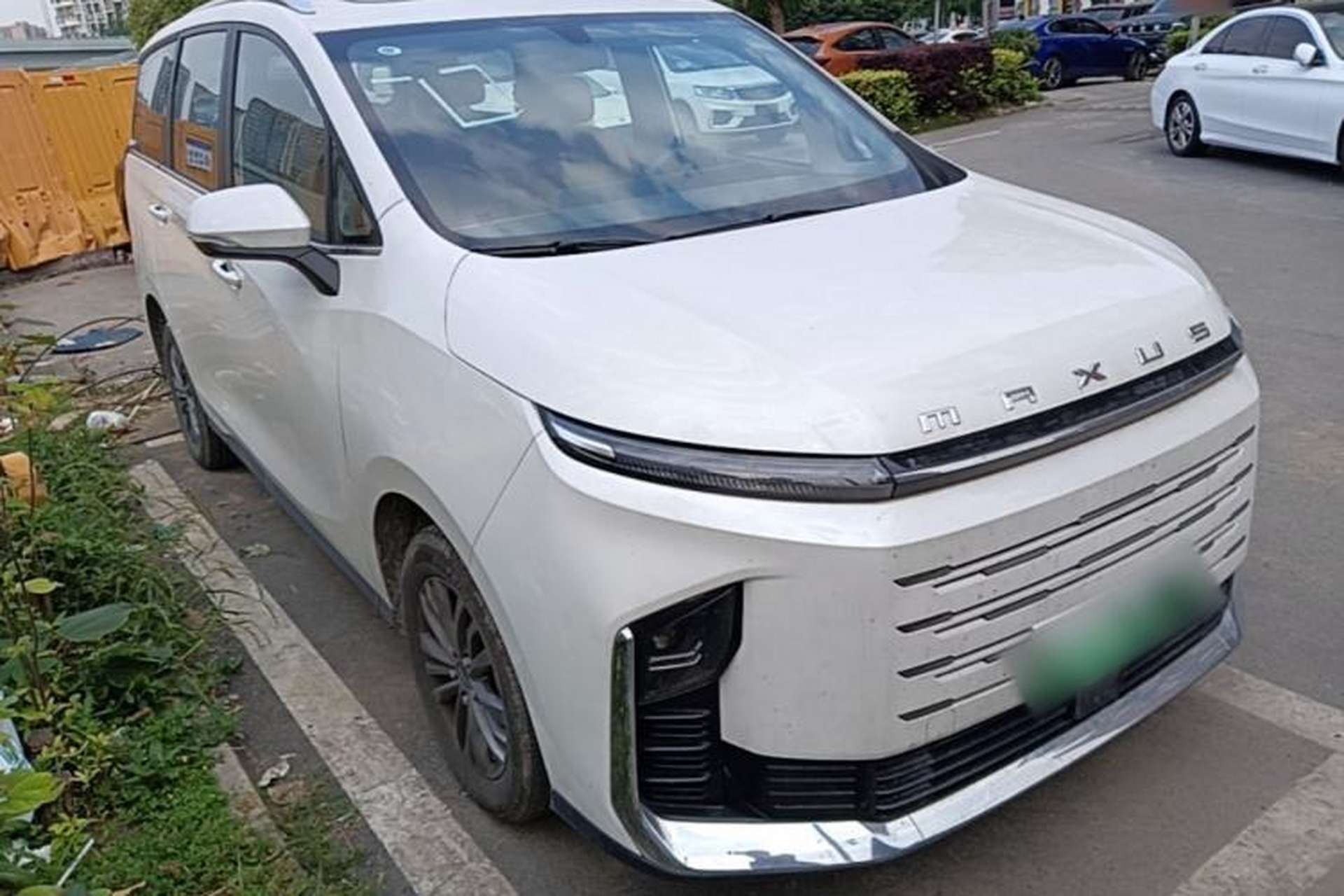 Used SAIC MAXUS G50 PHEV 2025 Leading Edition Exterior 1