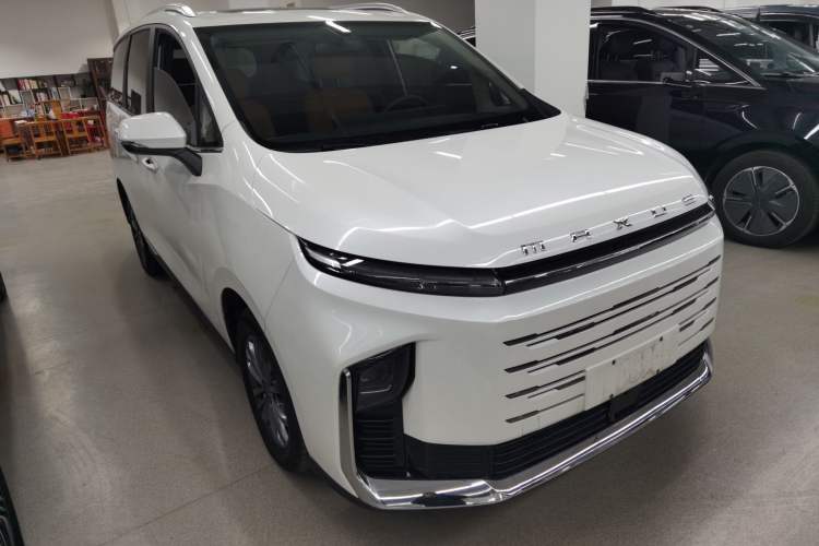 Used SAIC MAXUS G50 PHEV 2025 Leading Edition Exterior 2