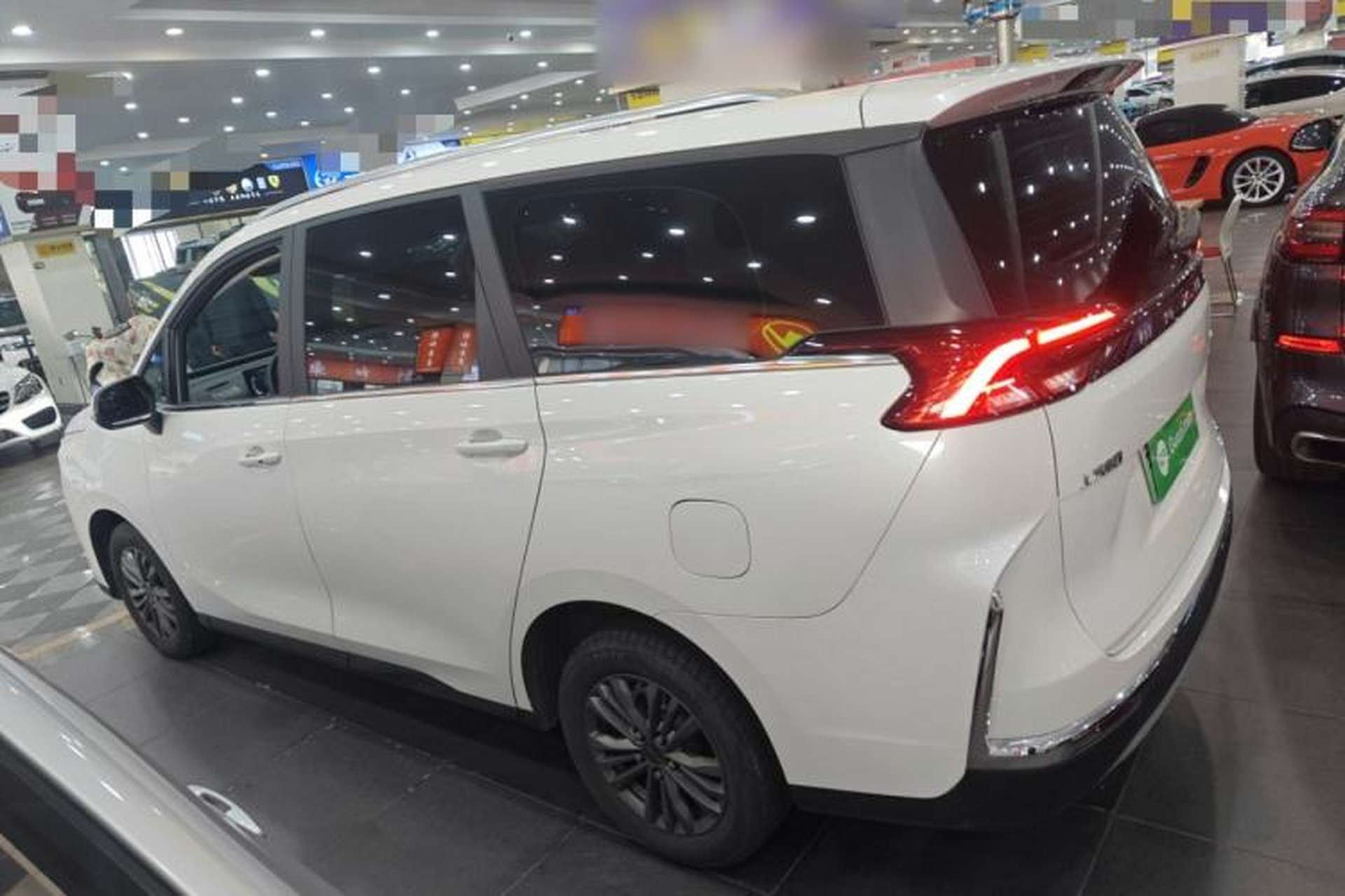 Used SAIC MAXUS G50 PHEV 2025 Leading Edition Exterior 3