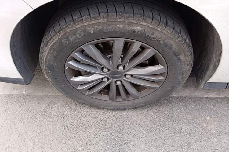 Used SAIC MAXUS G50 PHEV 2025 Leading Edition Exterior 4