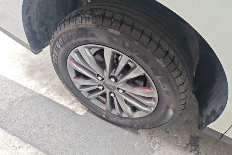 Used SAIC MAXUS G50 PHEV 2025 Leading Edition Exterior 5