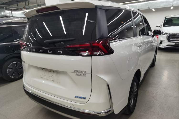 Used SAIC MAXUS G50 PHEV 2025 Leading Edition Exterior 5