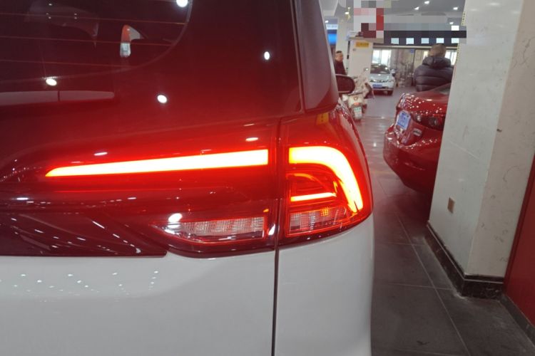 Used SAIC MAXUS G50 PHEV 2025 Leading Edition Exterior 6