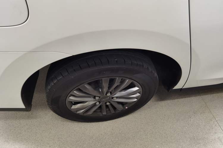 Used SAIC MAXUS G50 PHEV 2025 Leading Edition Exterior 8