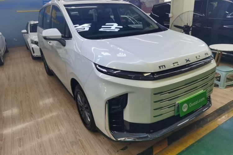 Used SAIC MAXUS G50 PHEV 2025 Leading Edition Front Right 45 Deg