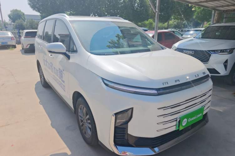 Used SAIC MAXUS G50 PHEV 2025 Leading Edition Front Right 45 Deg