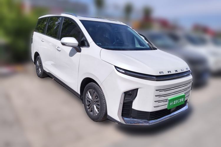 Used SAIC MAXUS G50 PHEV 2025 Leading Edition Front Right 45 Deg