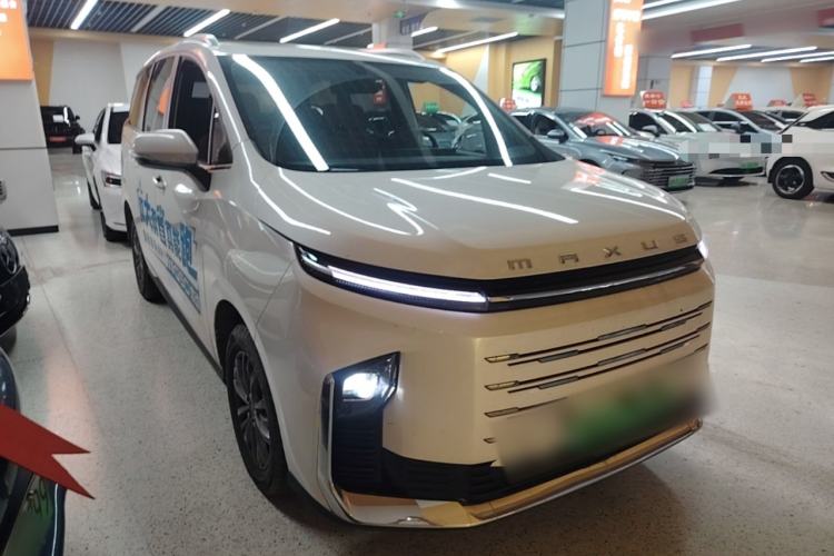 Used SAIC MAXUS G50 PHEV 2025 Leading Edition Front Right 45 Deg