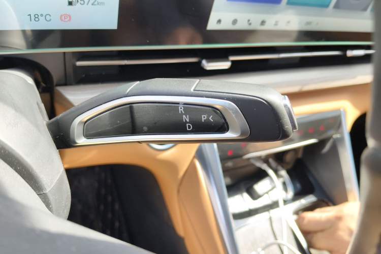 Used SAIC MAXUS G50 PHEV 2025 Leading Edition Gear Lever