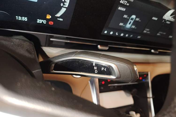 Used SAIC MAXUS G50 PHEV 2025 Leading Edition Gear Lever