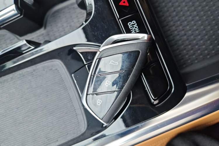 Used SAIC MAXUS G50 PHEV 2025 Leading Edition Interior 1