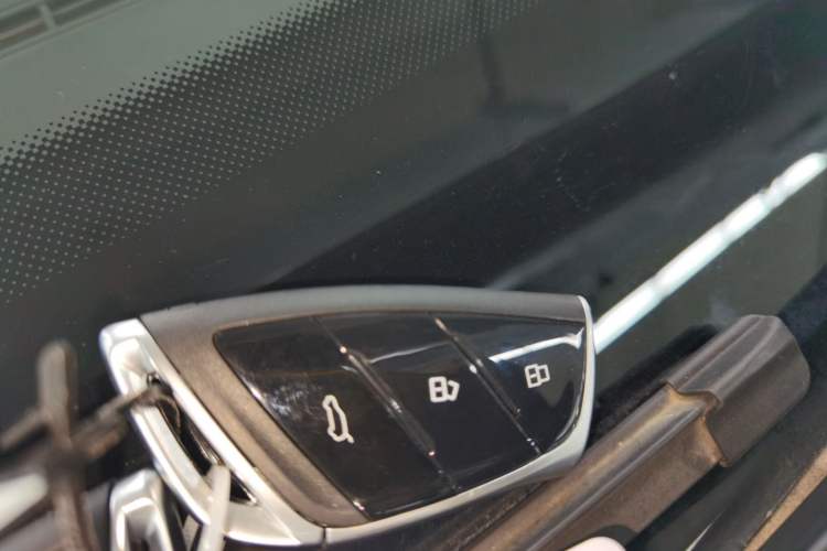 Used SAIC MAXUS G50 PHEV 2025 Leading Edition Interior 1