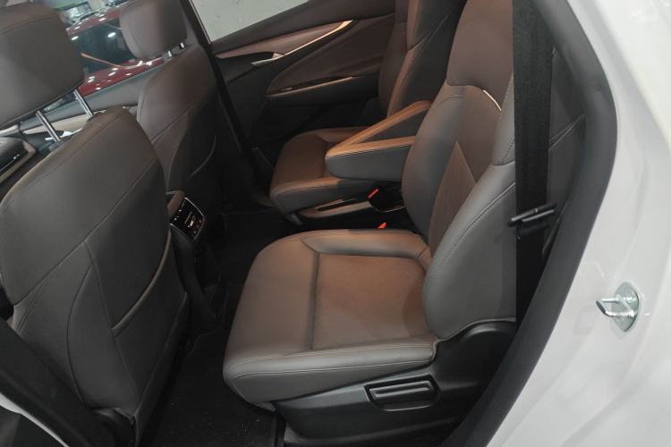 Used SAIC MAXUS G50 PHEV 2025 Leading Edition Interior 4