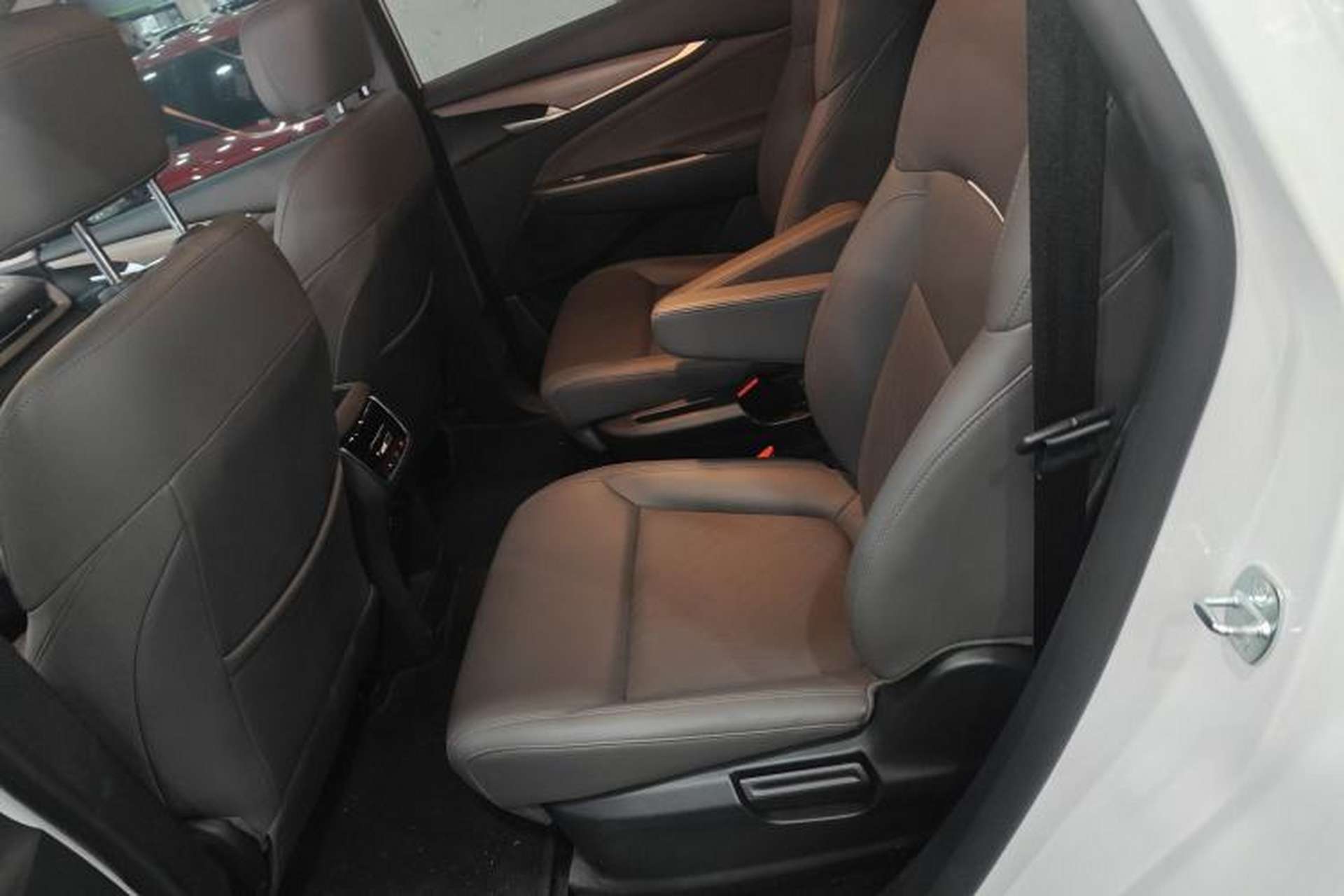 Used SAIC MAXUS G50 PHEV 2025 Leading Edition Interior 4