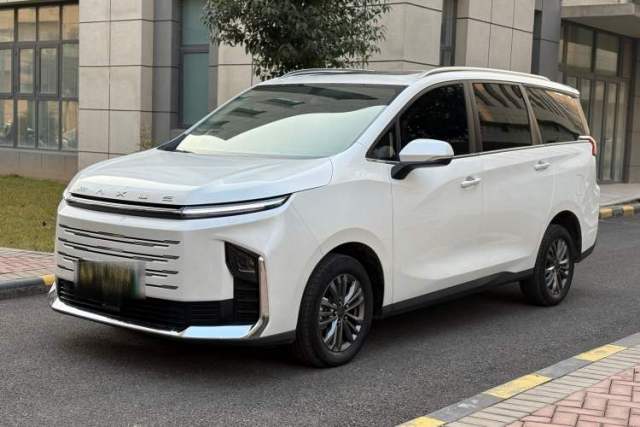 Used SAIC MAXUS G50 PHEV 2025 Leading Edition