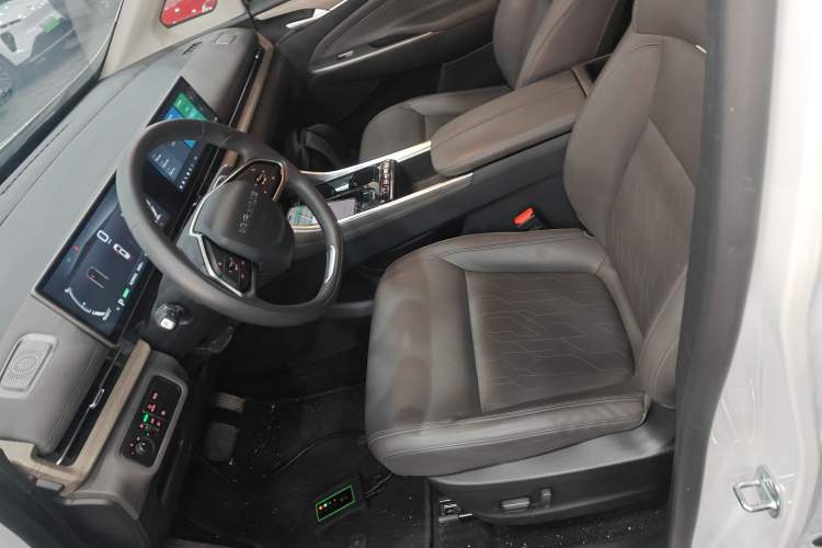 Used SAIC MAXUS G50 PHEV 2025 Leading Edition Left Front Seat