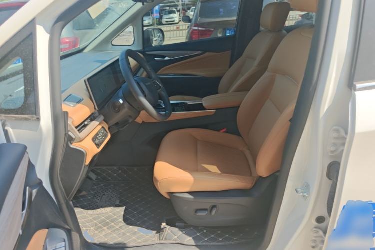 Used SAIC MAXUS G50 PHEV 2025 Leading Edition Left Front Seat