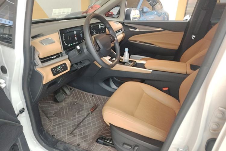 Used SAIC MAXUS G50 PHEV 2025 Leading Edition Left Front Seat