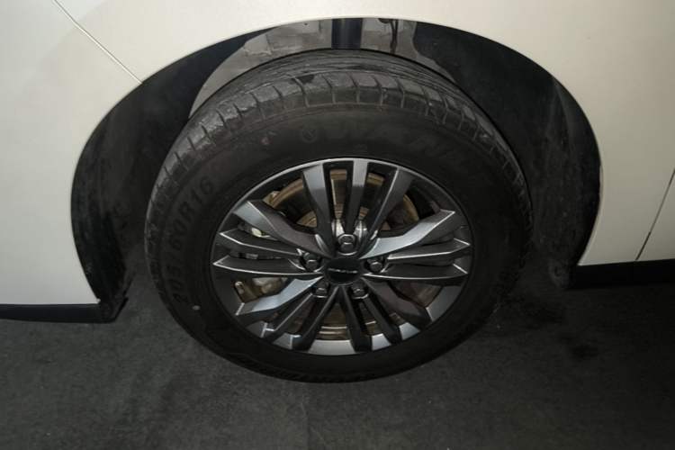 Used SAIC MAXUS G50 PHEV 2025 Leading Edition Left Front Wheel Hub