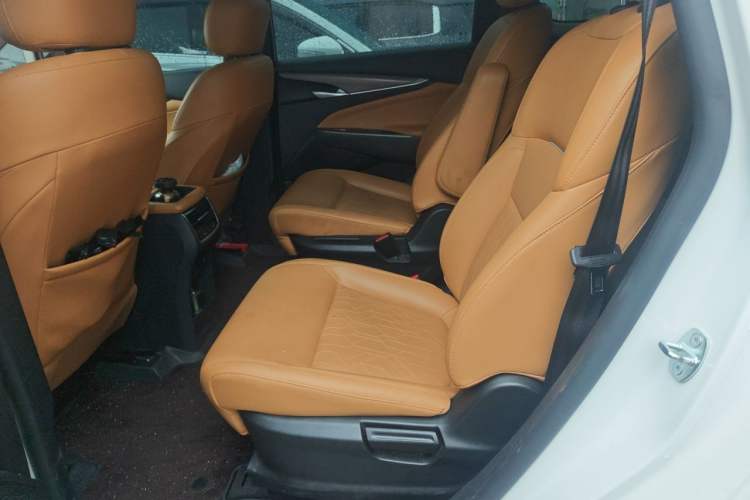 Used SAIC MAXUS G50 PHEV 2025 Leading Edition Left Rear Seat