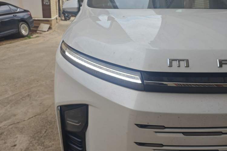 Used SAIC MAXUS G50 PHEV 2025 Leading Edition Right Front Headlight