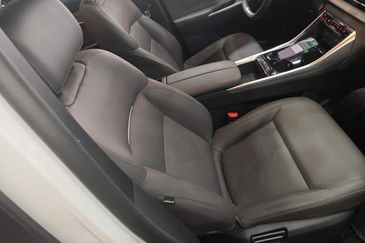 Used SAIC MAXUS G50 PHEV 2025 Leading Edition Right Front Seat