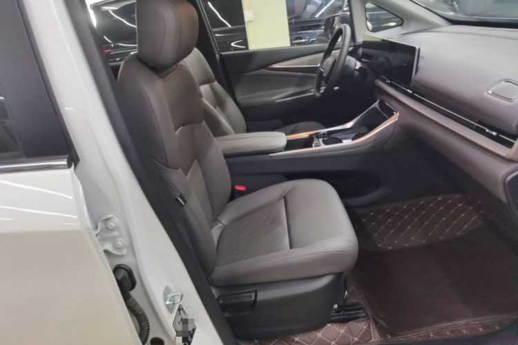 Used SAIC MAXUS G50 PHEV 2025 Leading Edition Right Front Seat