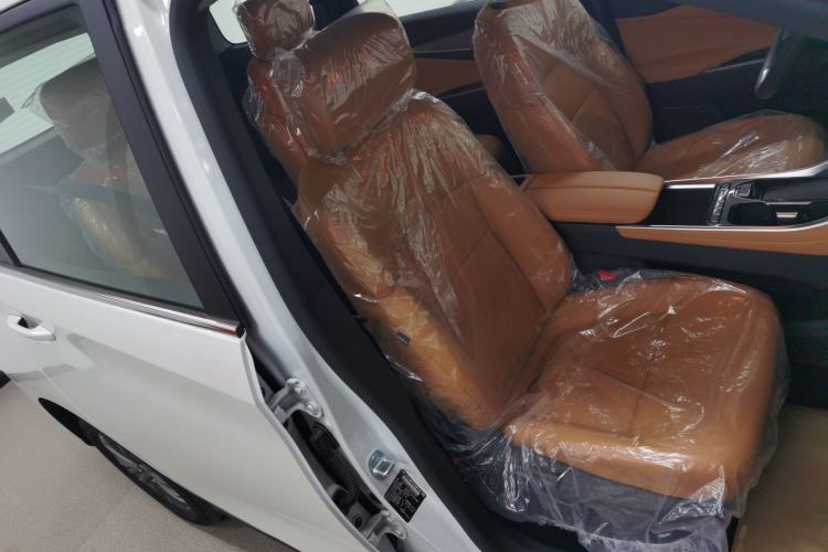 Used SAIC MAXUS G50 PHEV 2025 Leading Edition Right Front Seat