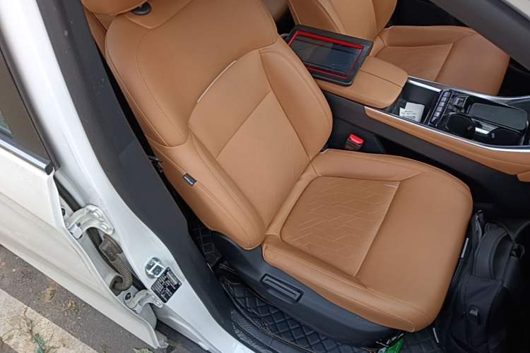 Used SAIC MAXUS G50 PHEV 2025 Leading Edition Right Front Seat