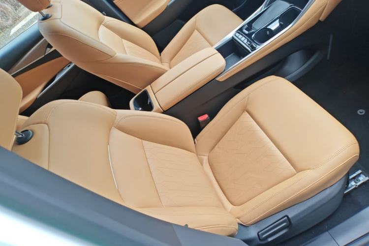 Used SAIC MAXUS G50 PHEV 2025 Leading Edition Right Front Seat