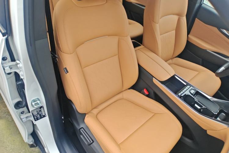 Used SAIC MAXUS G50 PHEV 2025 Leading Edition Right Front Seat