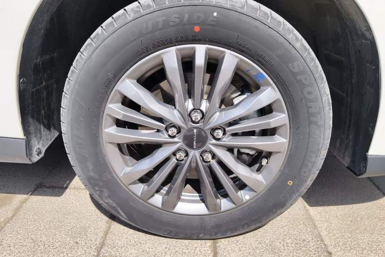Used SAIC MAXUS G50 PHEV 2025 Leading Edition Right Front Wheel Hub