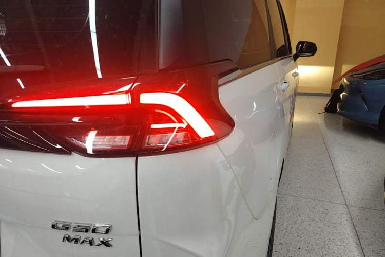 Used SAIC MAXUS G50 PHEV 2025 Leading Edition Right Rear Taillight