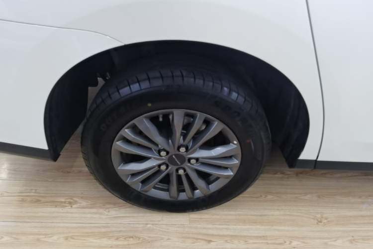 Used SAIC MAXUS G50 PHEV 2025 Leading Edition Right Rear Wheel Hub