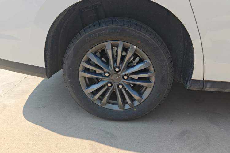 Used SAIC MAXUS G50 PHEV 2025 Leading Edition Right Rear Wheel Hub