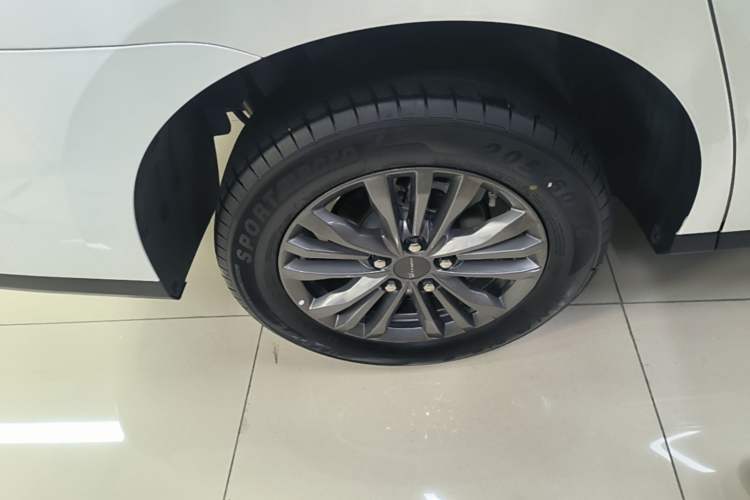 Used SAIC MAXUS G50 PHEV 2025 Leading Edition Right Rear Wheel Hub