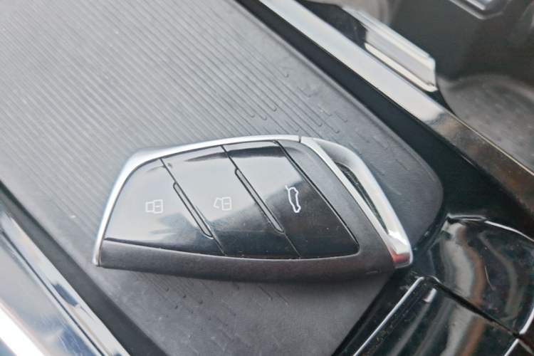 Used SAIC MAXUS G50 PHEV 2025 Leading Edition Vehicle Key