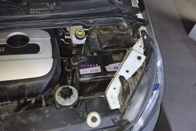 Used SAIC MAXUS RG10  Engine Bay Left
