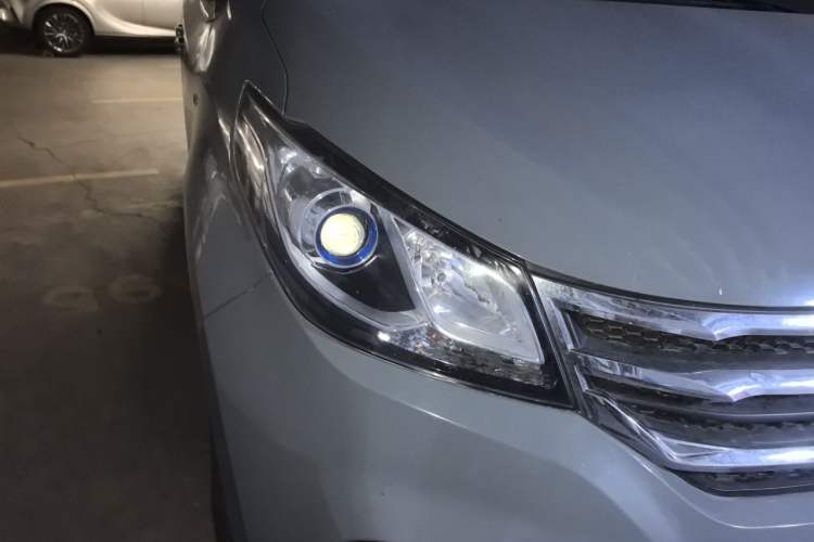 Used SAIC MAXUS RG10  Right Front Headlight