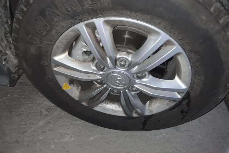 Used SAIC MAXUS RG10  Right Front Wheel Hub