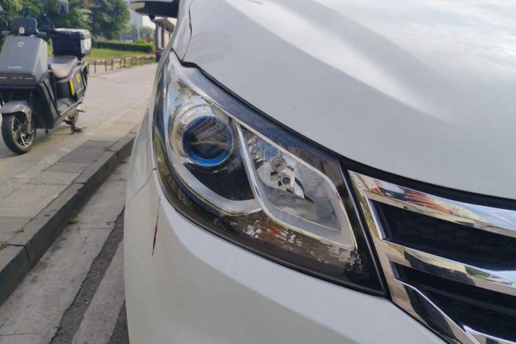 Used SAIC MAXUS RG10  Right Front Headlight