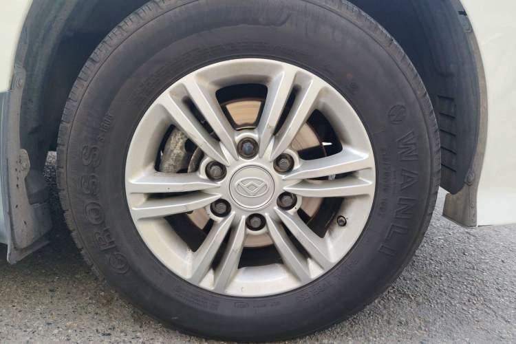 Used SAIC MAXUS RG10  Right Front Wheel Hub