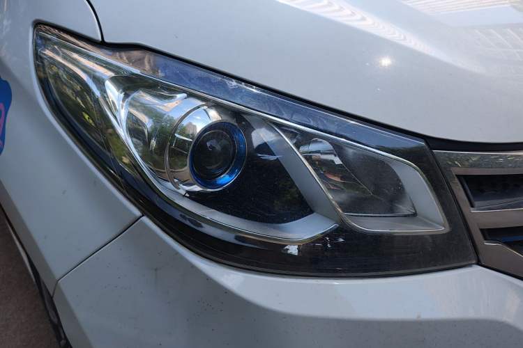 Used SAIC MAXUS RG10  Right Front Headlight